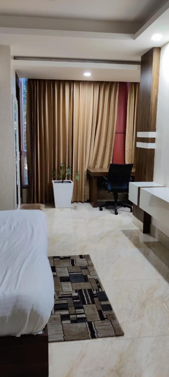 Hotel Maira Dehradun Eksteriør billede
