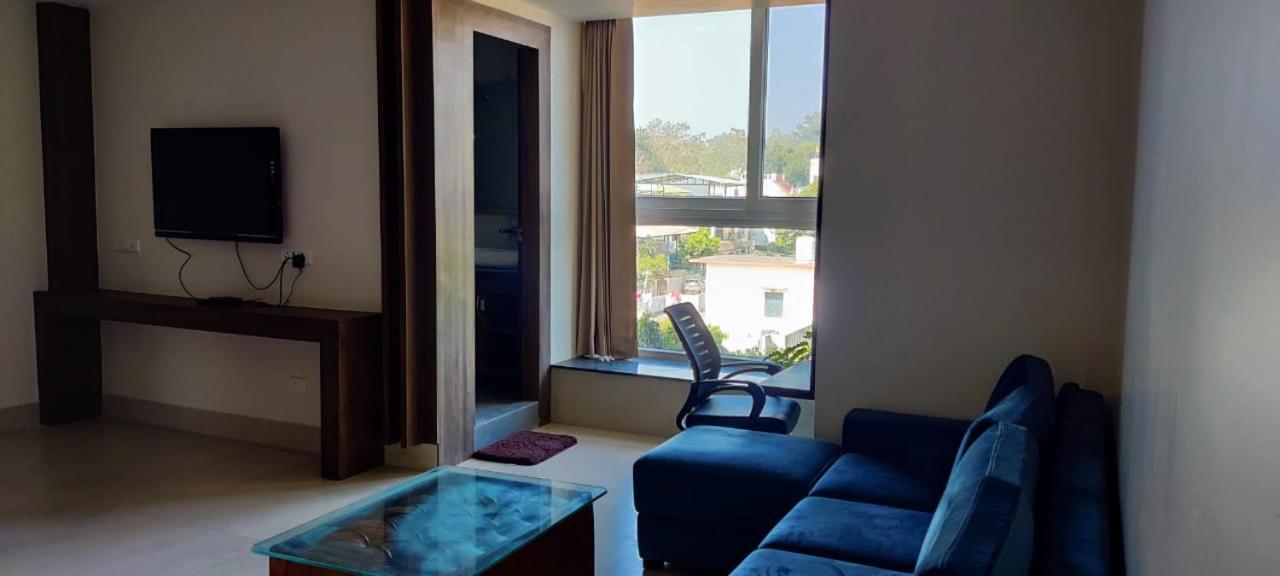 Hotel Maira Dehradun Eksteriør billede